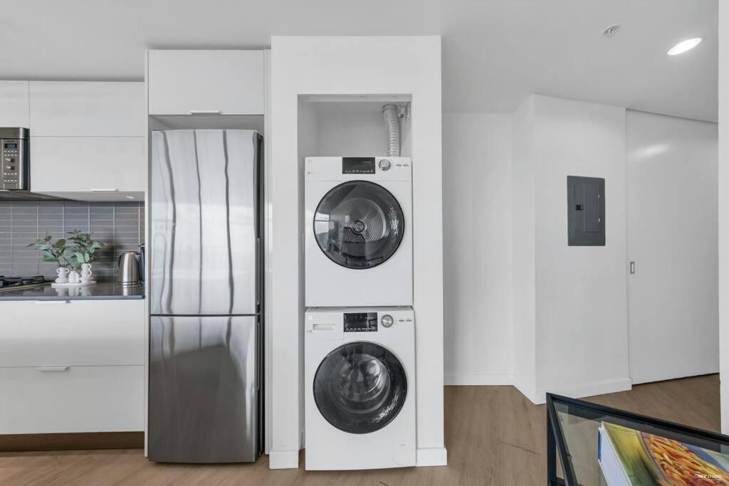 Skyview, 40Th Floor! 2Br Condo In Downtown Ванкувер Экстерьер фото