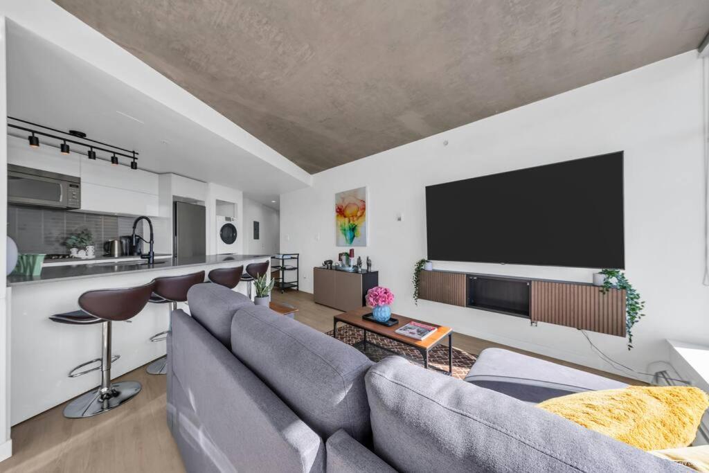 Skyview, 40Th Floor! 2Br Condo In Downtown Ванкувер Экстерьер фото