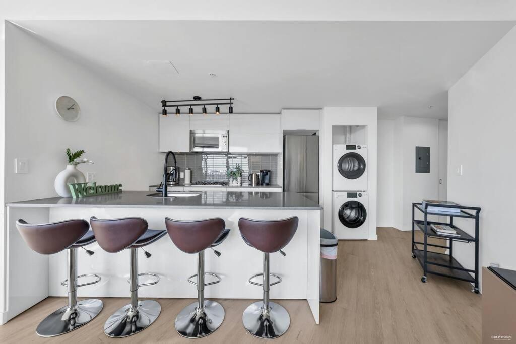 Skyview, 40Th Floor! 2Br Condo In Downtown Ванкувер Экстерьер фото